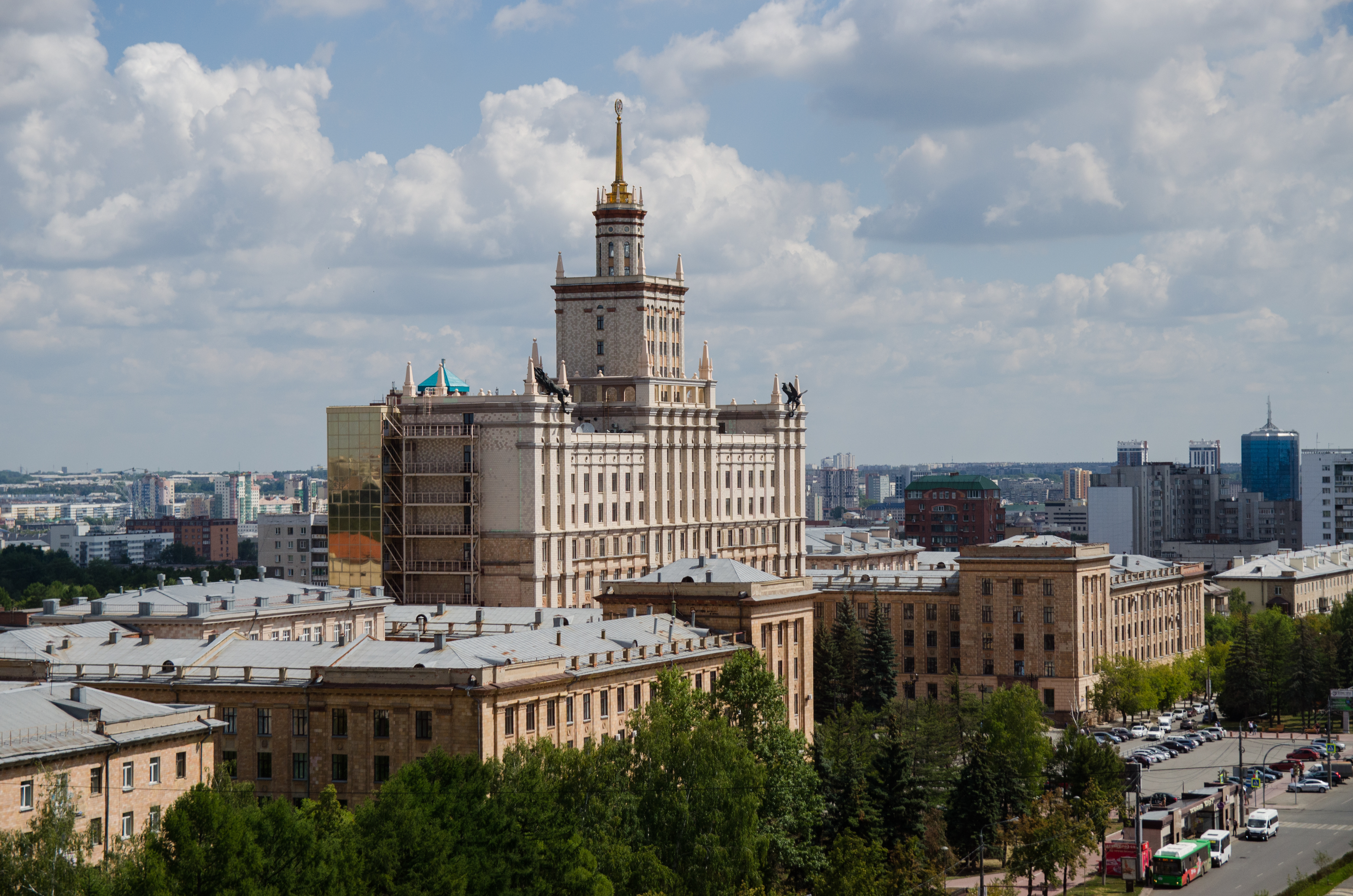 Сайт южно уральского государственного университета. Южно-Уральский государственный университет Челябинск. ЮУРГГПУ Челябинск университет. Главный корпус ЮУРГУ В Челябинске. Здание ЮУРГУ Челябинск.