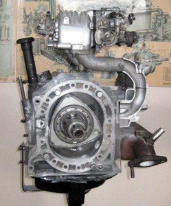 Макет роторно-поршневого двигателя Mazda