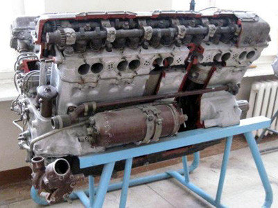 Макет двигателя В-46 (ЧТЗ)